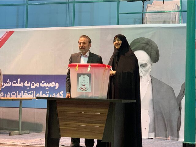 واعظی در انتخابات شرکت کرد واعظی در انتخابات شرکت کرد