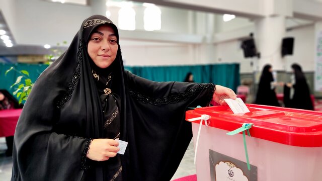 مردم شهرستان شهریار پای کار نظام و انقلاب ایستادهاند