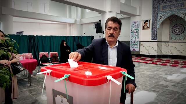 مردم شهرستان شهریار پای کار نظام و انقلاب ایستادهاند