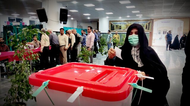 مردم شهرستان شهریار پای کار نظام و انقلاب ایستادهاند