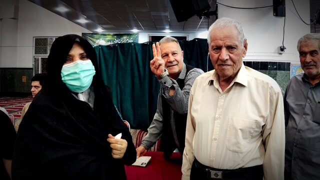 مردم شهرستان شهریار پای کار نظام و انقلاب ایستادهاند