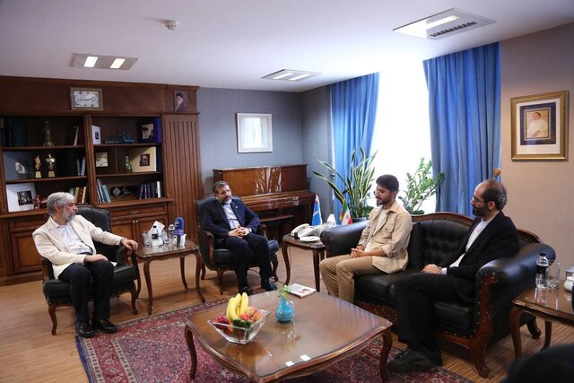 دیدار بشیر بیآزار با وزیر ارشاد