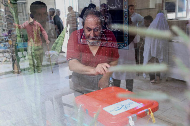 صندوق سیار انتخابات در یزد + عکس