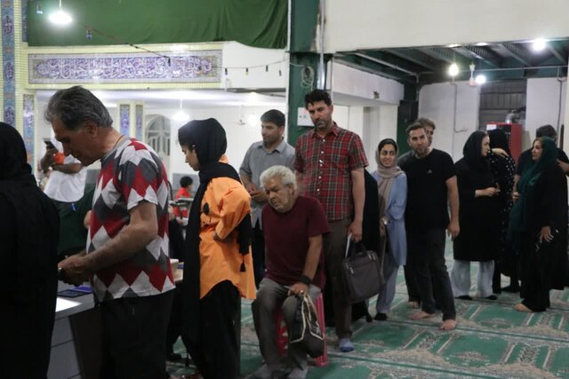 حضور پرشور مردم شهرستانهای غرب استان تهران در ساعت پایانی انتخابات