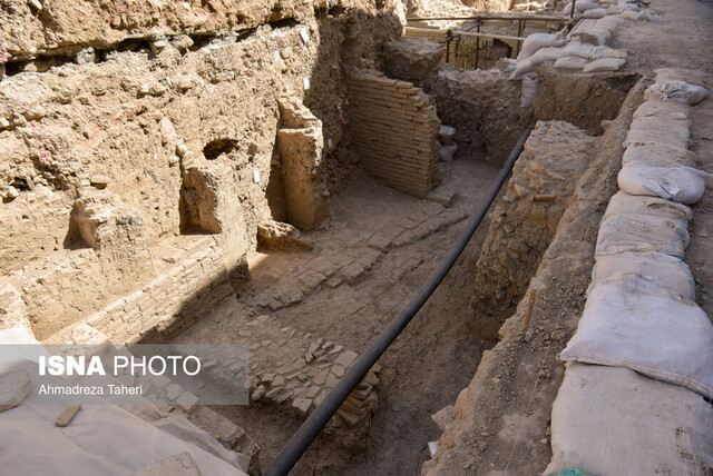 شواهد وجود بازار صنایعدستی در گذر کمر زرین