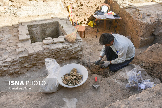 شواهد وجود بازار صنایعدستی در گذر کمر زرین