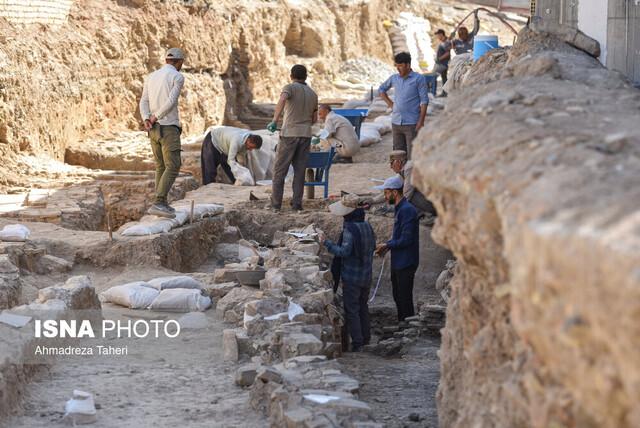 شواهد وجود بازار صنایعدستی در گذر کمر زرین