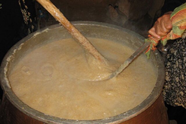 حلیمپزان؛ رسمی دیرین از سر ارادت خراسان شمالیها به سالار شهیدان حلیمپزان؛ رسمی دیرین از سر ارادت خراسان شمالیها به سالار شهیدان