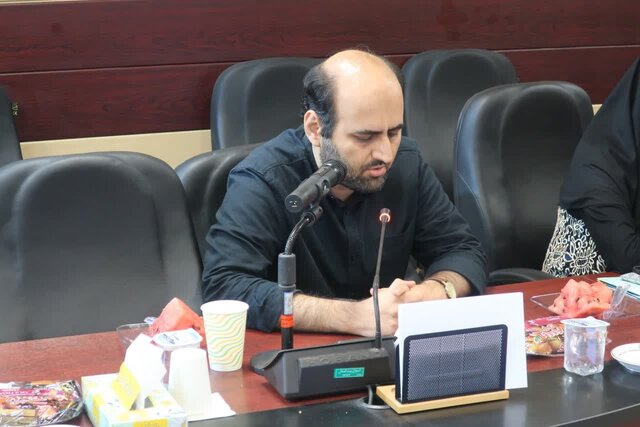 شعر و ادب بهترین ظرفیت برای انتقال معارف اهلبیت(ع) است