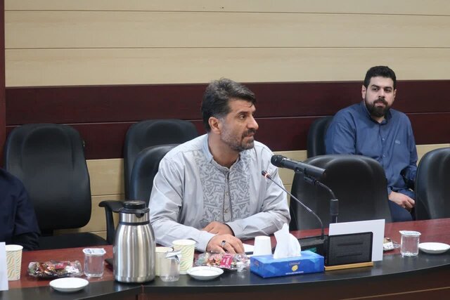 شعر و ادب بهترین ظرفیت برای انتقال معارف اهلبیت(ع) است