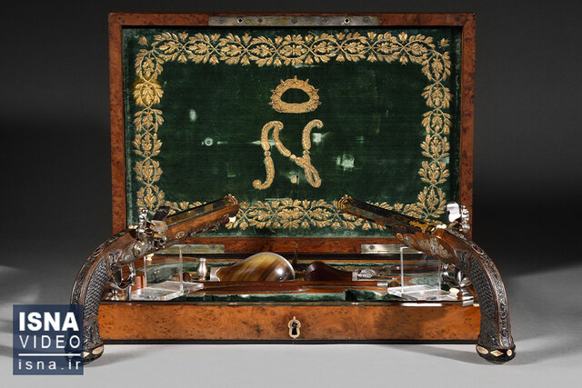 ویدیو/ حراج تپانچههایی که ناپلئون را وسوسه کرد ویدیو/ حراج تپانچههایی که ناپلئون را وسوسه کرد