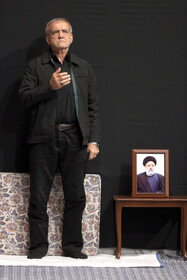 اولین شب مراسم عزاداری حضرت اباعبدالله الحسین علیهالسلام در حسینیه امام خمینی (ره)