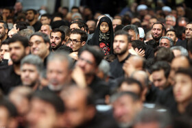 اولین شب مراسم عزاداری حضرت اباعبدالله الحسین علیهالسلام در حسینیه امام خمینی (ره)