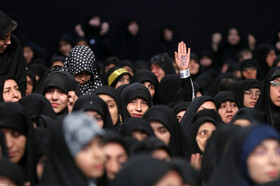 اولین شب مراسم عزاداری حضرت اباعبدالله الحسین علیهالسلام در حسینیه امام خمینی (ره)