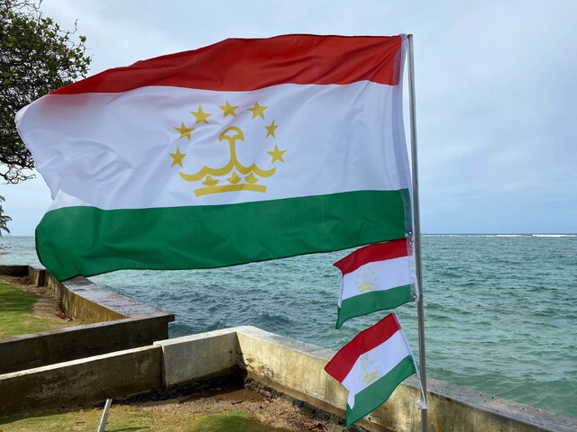 پرچم تاجیکستان تاجیکستان گزارشها درباره ساخت پایگاه نظامی چین را «بیاساس» خواند