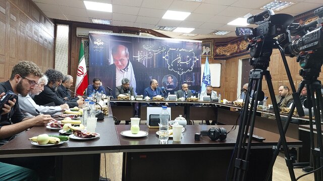 باور نمیکنند درباره مفاخری کار کردهایم که در قید حیات هستند!