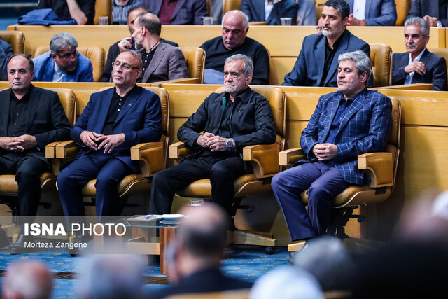 تکذیبی درباره شرکتهای دولتی/ توصیه پلیس به زائران عتبات/ نجات ۷۰ در تهران