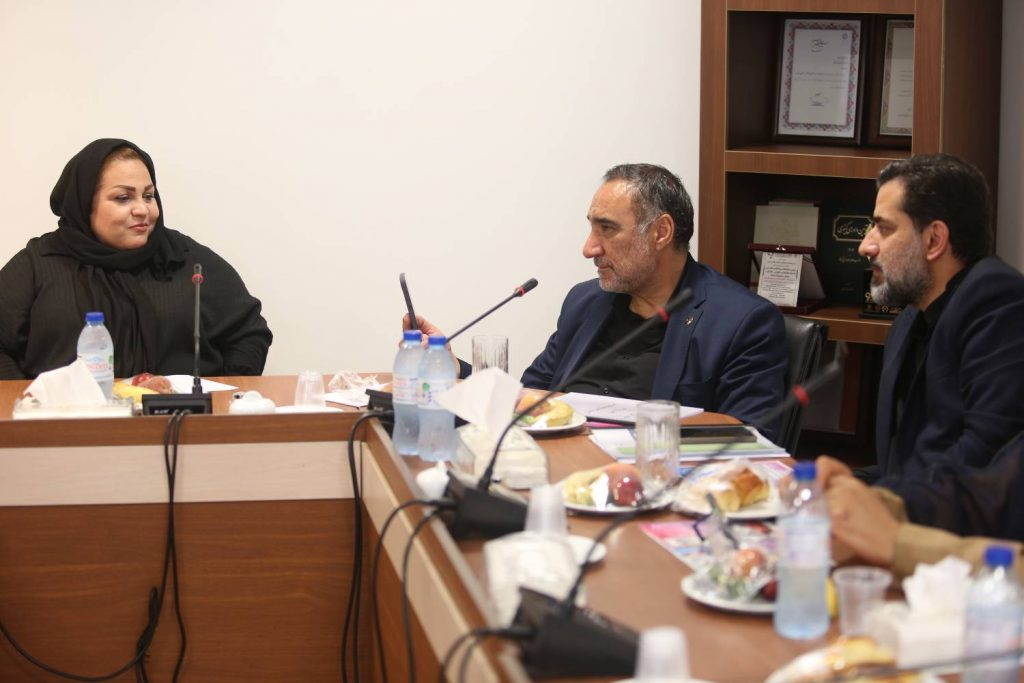 از ظرفیتهای مخابرات برای ارائه خدمات به این مرکز استفاده میشود