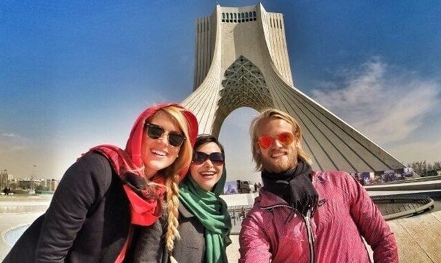 گردشگران خارجیِ ایران کم شدند یا بیشتر؟ گردشگران خارجیِ ایران کم شدند یا بیشتر؟