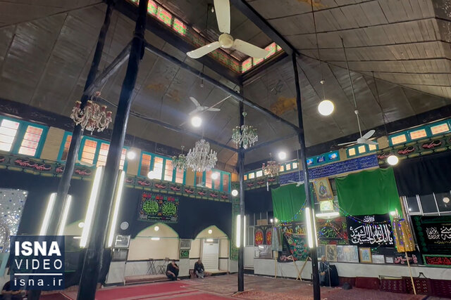ویدیو/ عزاداری آخرین نسل «زمینهخوان»ها در دل بازار تهران ویدیو/ عزاداری آخرین نسل «زمینهخوان»ها در دل بازار تهران
