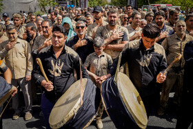 آیین گل مالی لرستانی‌ها در روز عاشورا - تهران