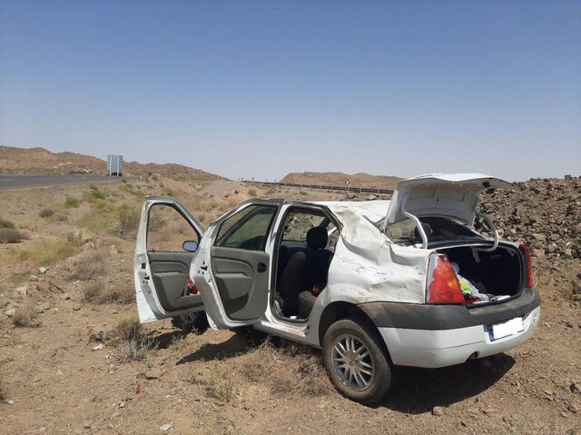 مصدوم شدن ۴ نفر براثر واژگونی خودرو در جاده میامی