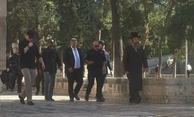 بن گویر، وزیر امنیت داخلی صهیونیستها باندی در وزارت امنیت داخلی رژیم صهیونیستی در مقابل رشوه مجوز حمل سلاح میداد