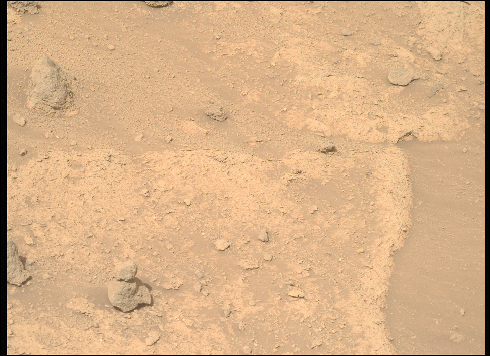 مریخ‌نورد ناسا یک سنگ شبیه آدم برفی پیدا کرد