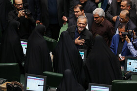 حضور مسعود پزشکیان در صحن علنی مجلس