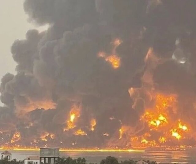 آتشسوزی در حدیده یمن پس از حمله رژیم صهیونیستی ارتش اشغالگر مدعی شلیک موشک از یمن شد