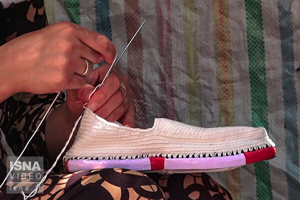 «کلاش بافی»؛ رقص بخیه و نخ در تار و پود فرهنگ کردستان