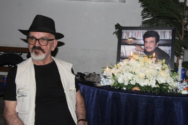 مهدی فخیم زاده در مراسم یادبود خسرو امیر صادقی گردهمآیی سینمایی در فراق یک دوست + عکس