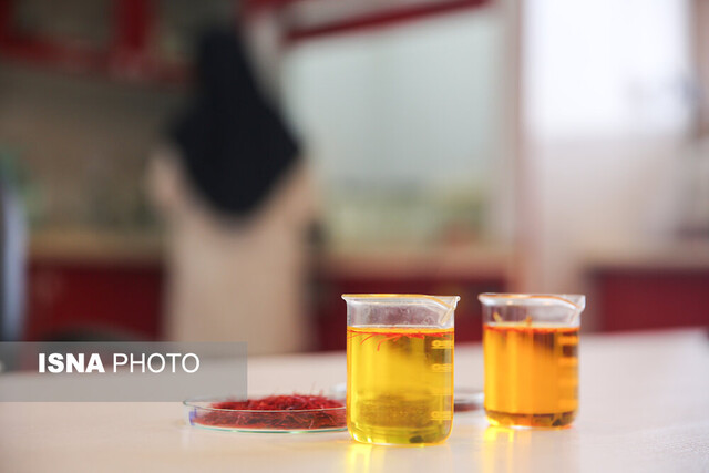 عکس تزیینی است. خطر آلودگیهای پنهان در فرآوردههای غذایی و آشامیدنی تقلبی