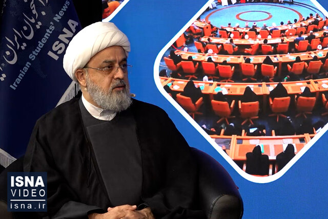 ویدیو/ امروز زور «فرد رسانه» از رسانههای رسمی بیشتر است ویدیو/ امروز زور «فرد رسانه» از رسانههای رسمی بیشتر است