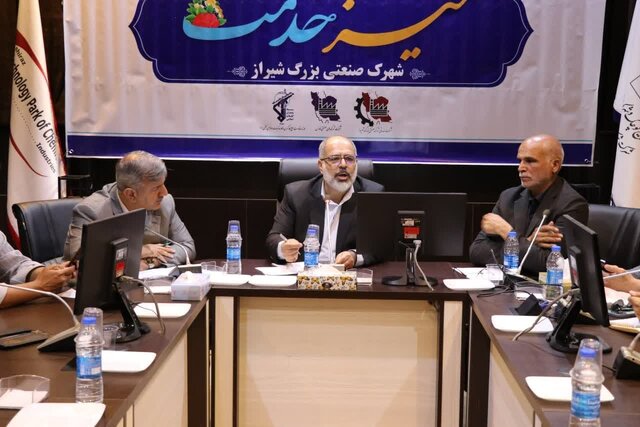 دستگاههای دولتی ملزم به استفاده از کالاهای داخلی هستند دستگاههای دولتی ملزم به استفاده از کالاهای داخلی هستند