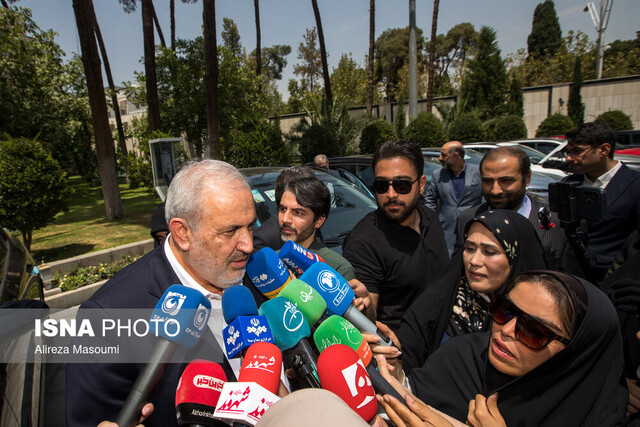 درخواست دولت درباره «عفاف و حجاب»/انجام متناسبسازی حقوق بازنشستگان از ماه جاری