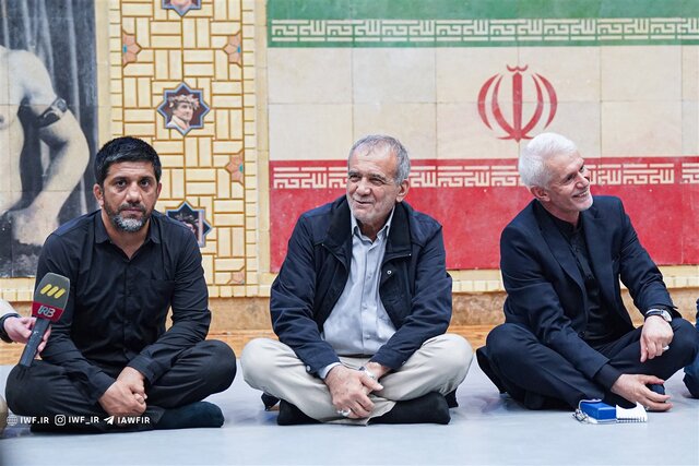 تصاویری از حضور رییس جمهور در اردوی تیمهای ملی کشتی