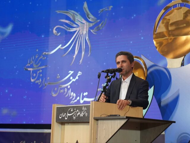 زبان هنر، زبان گویا و نافذ انتقال دغدغههای اجتماعی است زبان هنر، زبان گویا و نافذ انتقال دغدغههای اجتماعی است