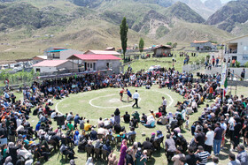 مسابقات سنتی کشتی لوچو در روستای کوهستانی چرات سوادکوه