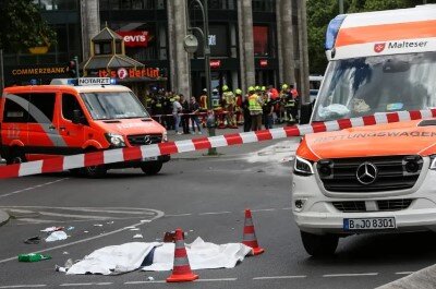 عکس تزئینی است برخورد مرگبار یک خودرو با عابران پیاده در چین