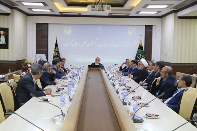 از توصیه به صرفهجویی بیشتر دولتیها در روزهای گرم تا تشکیل بانک اطلاعات رانندگان پرخطر کرمان از توصیه به صرفهجویی بیشتر دولتیها در روزهای گرم تا تشکیل بانک اطلاعات رانندگان پرخطر کرمان