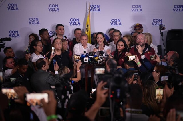 کنفرانس خبری اپوزیسیون ونزوئلا مخالفان دولت ونزوئلا، پیروزی مادورو را نپذیرفتند