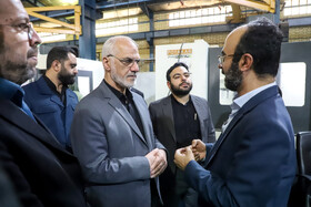 بازدید علیاکبر حسینی محراب استاندار خوزستان از خط تولید مته حفاری جهاد دانشگاهی خوزستان
