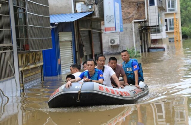 عکس: رویترز بارندگی و سیلاب در چین قربانی گرفت
