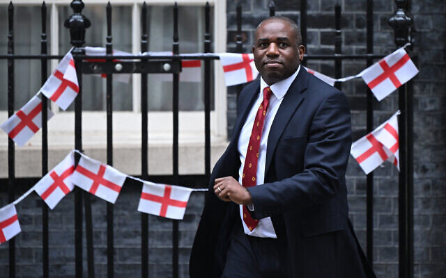 دیوید لمی تایمز: تصمیم انگلیس برای توقف عرضه تسلیحات به اسرائیل چند ماه به تاخیر میافتد