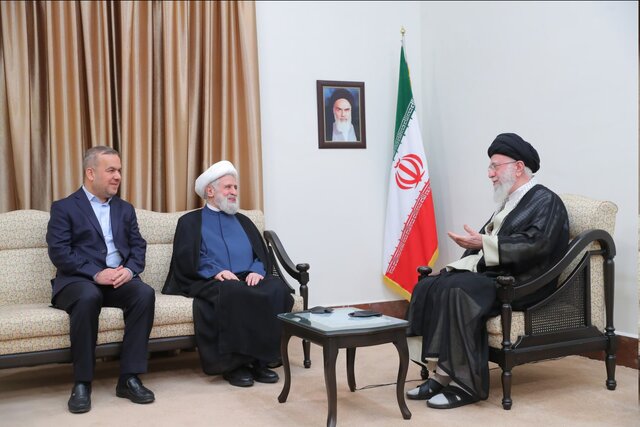 رهبر انقلاب: سیاست حزبالله از ابتدای «طوفان الاقصی» مدبرانه بوده است رهبر انقلاب: سیاست حزبالله از ابتدای «طوفان الاقصی» مدبرانه بوده است