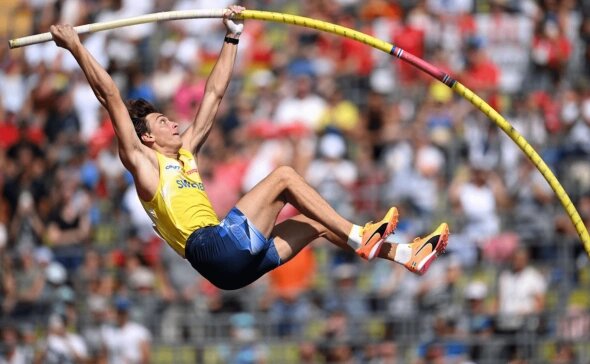 ویدیو/ لحظه شگفتانگیز شکسته شدن رکورد پرش ارتفاع المپیک ویدیو/ لحظه شگفتانگیز شکسته شدن رکورد پرش ارتفاع المپیک
