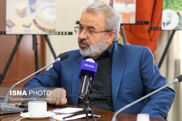 دولت باید جایگاه‌ها و نهادهای غیرضروری را شناسایی و آن‌ها را حذف کند