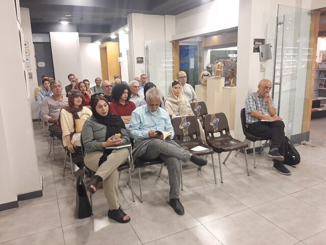 «تاش» نوعی قلمزدن آزادانه و رها روی بوم است