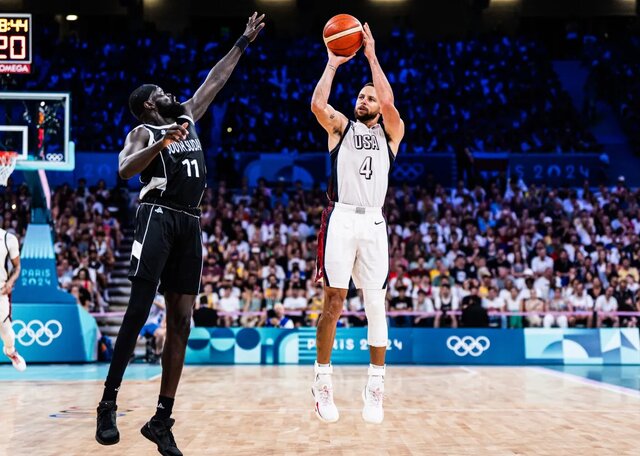 ویدیو/ پرتابهای باورنکردنی استفن کری در تمرینات آمریکا ویدیو/ پرتابهای باورنکردنی استفن کری در تمرینات آمریکا